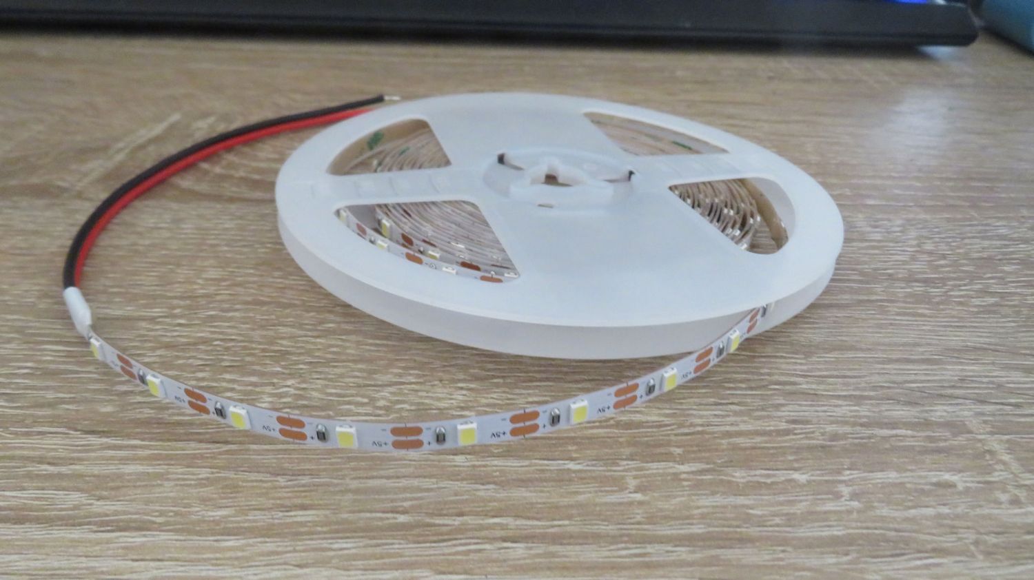 3 to 5 Volt Led Strip Amber - 30 cm